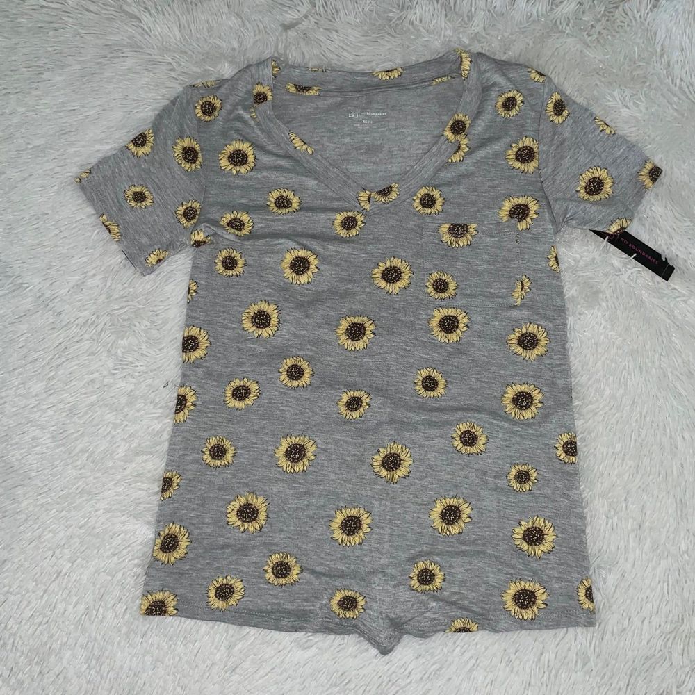 nwt no boundaries women's t shirt v neck sunflower scrunched front short sleeve - Picture 4 of 10